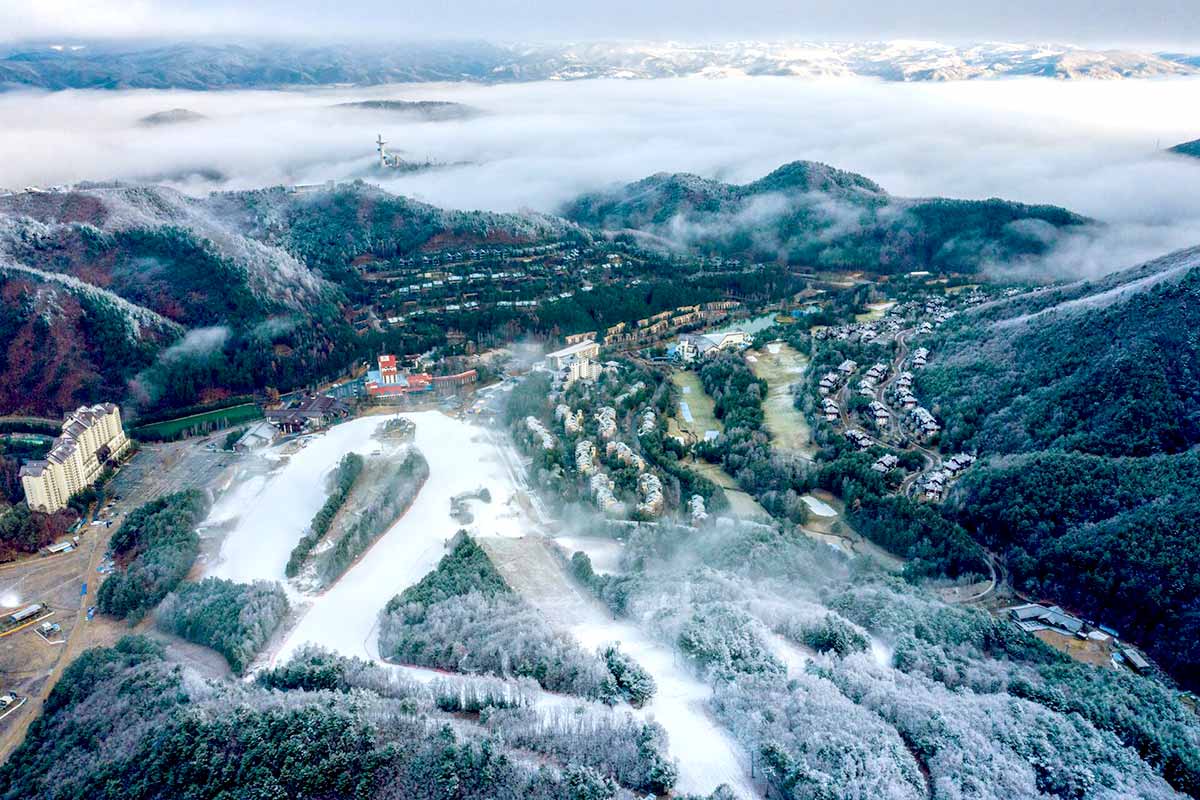 Christmas Ski Package to Yongpyong from Daegu Air Travel